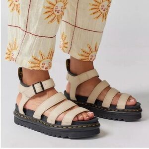 Dr Martens Blaire Sandals Parchment Beige Cream 8 GUC